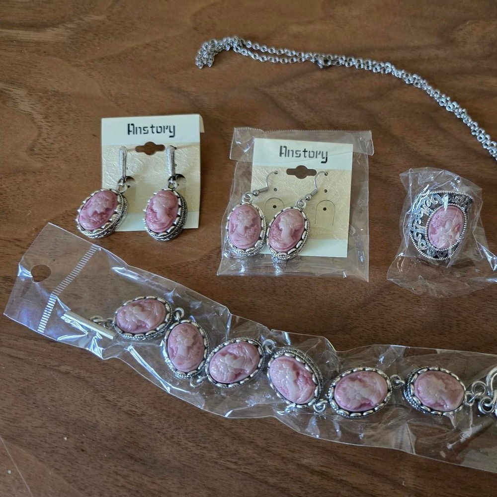 Vintage style pink cameo jewelry set – necklace, bracelet, ring & 2 pairs